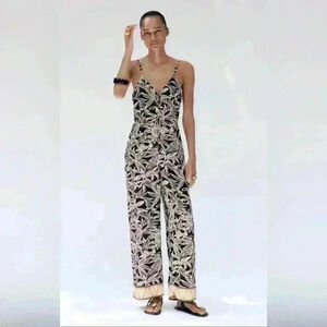 🔥🔥ZARA Printed jumpsuit